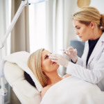A picture of a doctor pefrorming cosmetic injection (Botox) for a female patient, Subject of the post does dysport last longer than botox