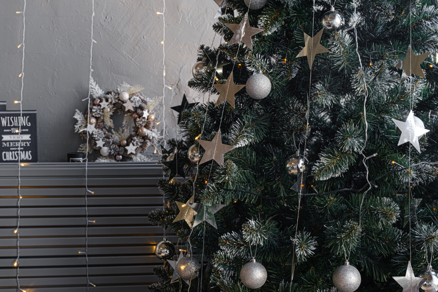 minimalist christmas tree decorations