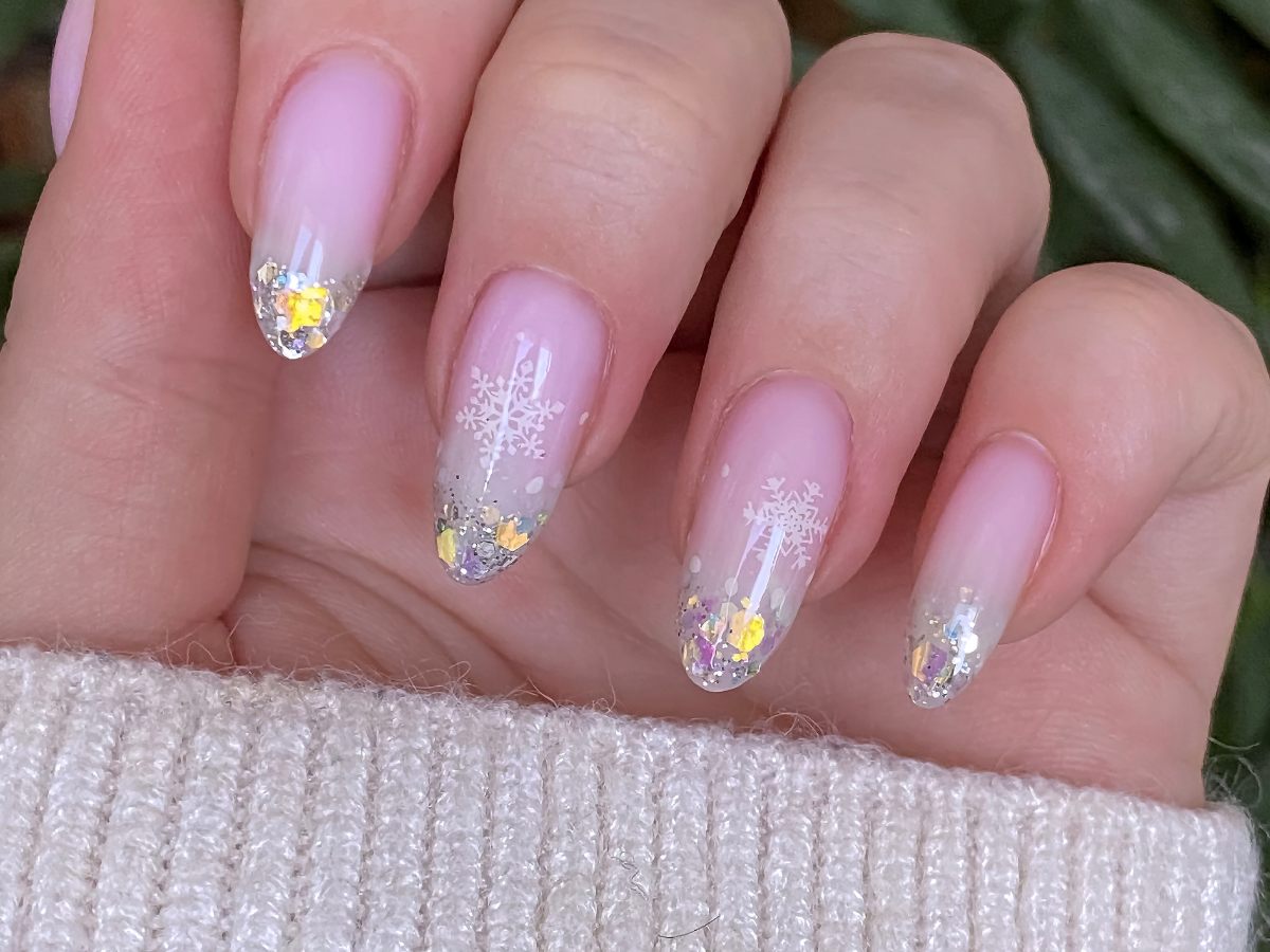 christmas nails Design inspo ideas Glitter ombre Christmas nails
