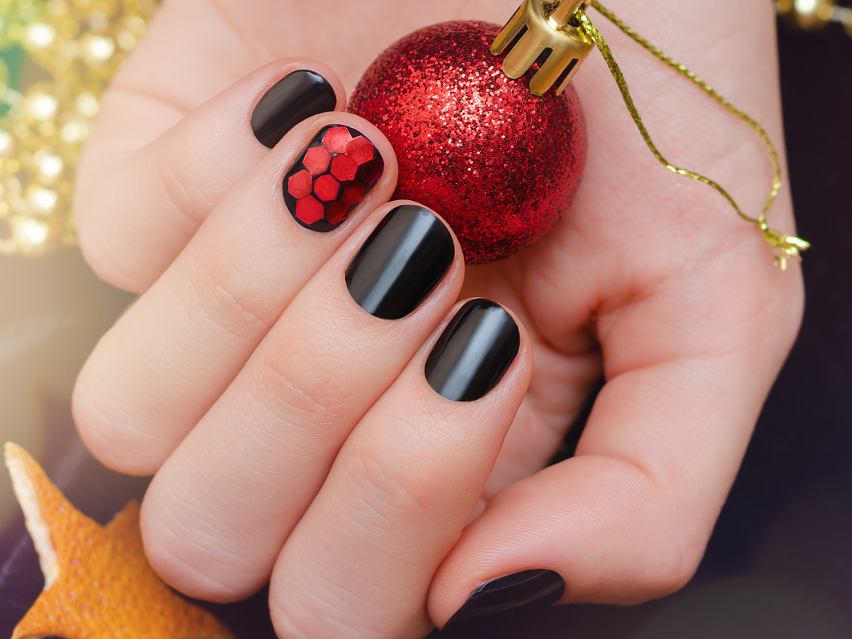 christmas nails Design inspo ideas basic black christmas nails