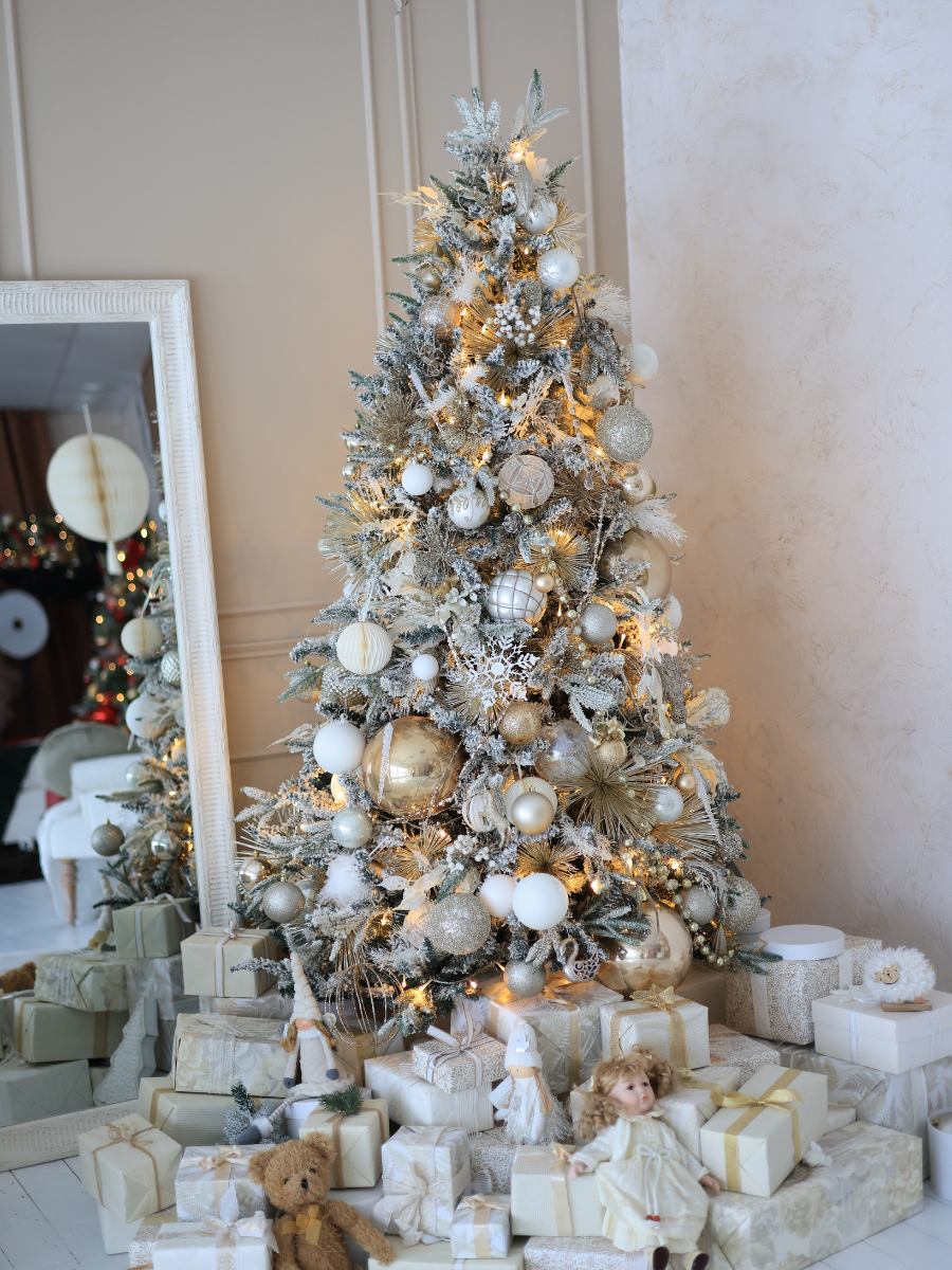 modern unique Christmas tree ideas basket christmas tree