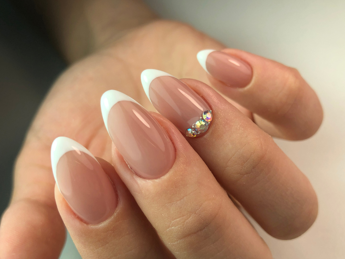 christmas nails Design inspo ideas french strass christmas nails ideas inspo design