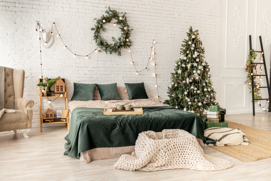 modern unique Christmas tree ideas simple christmas holiday decor