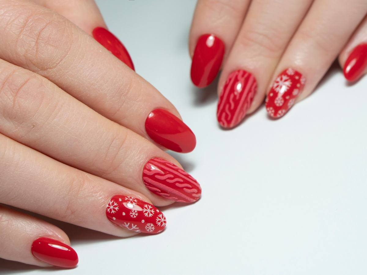 christmas nails Design inspo ideas snowflakes red christmas nails ideas inspo design