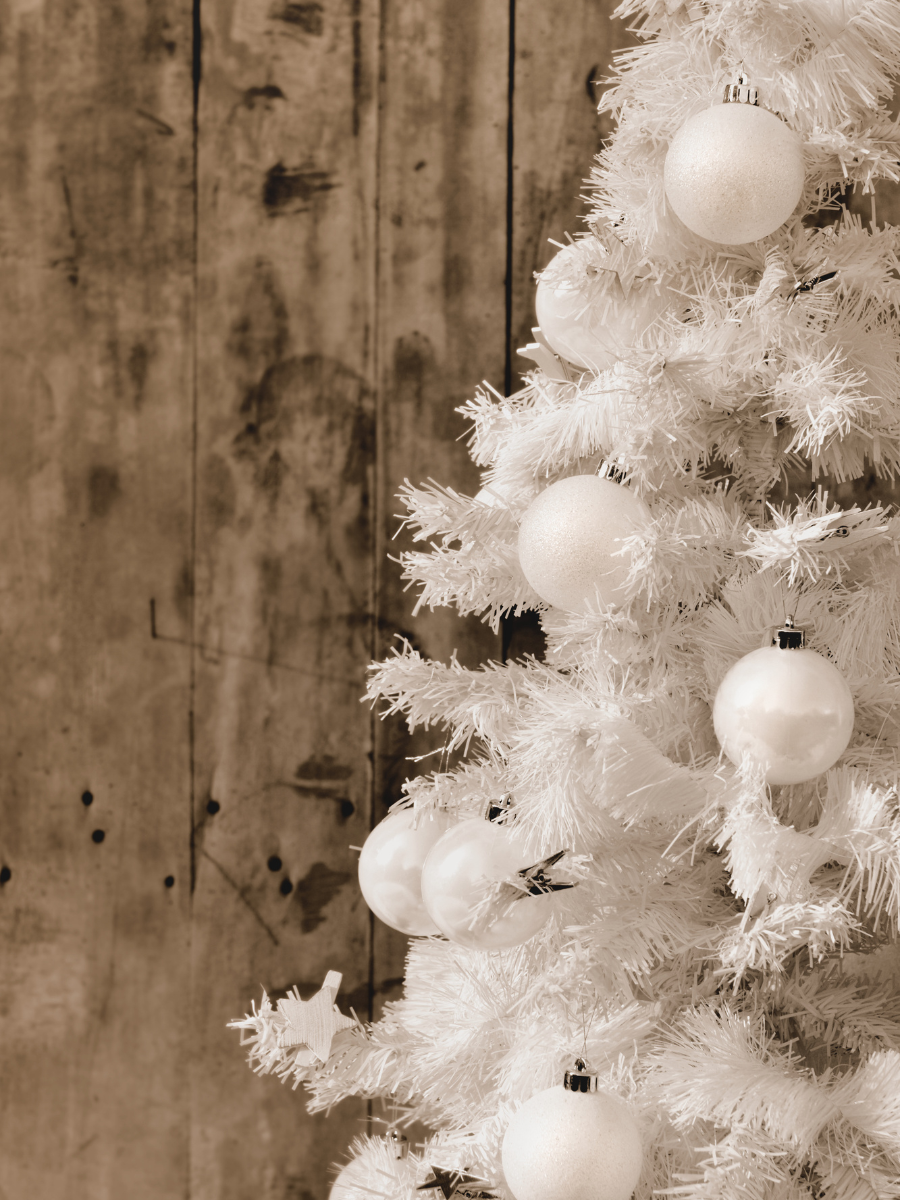 modern unique Christmas tree ideas white christmas tree