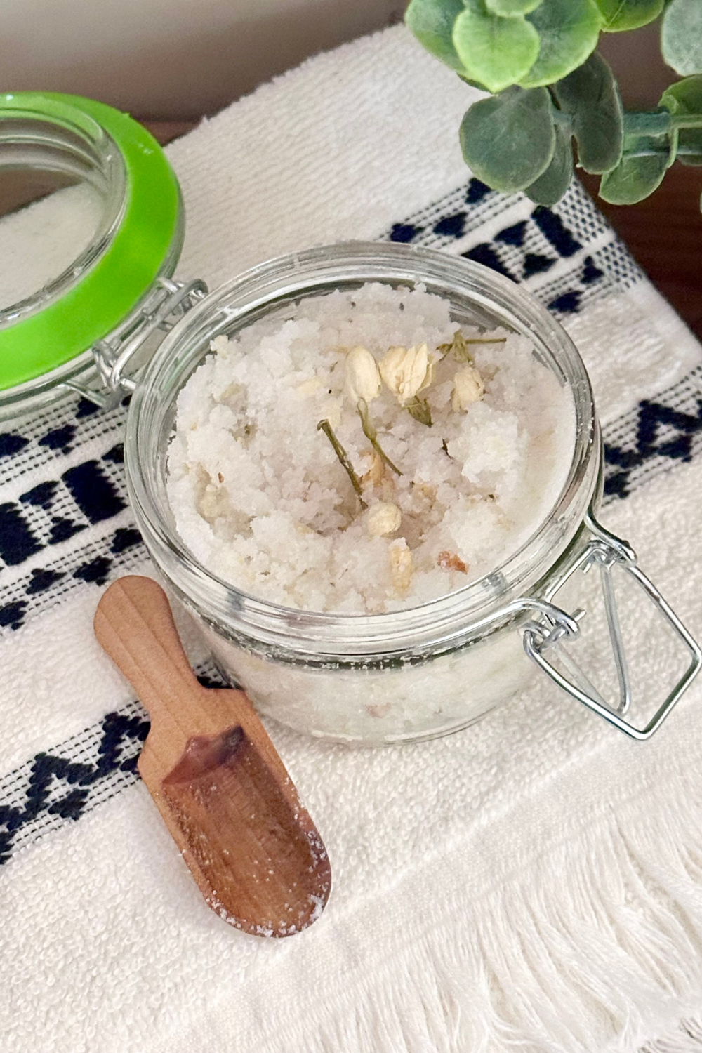 diy sugar body scrub recipe coconut oil